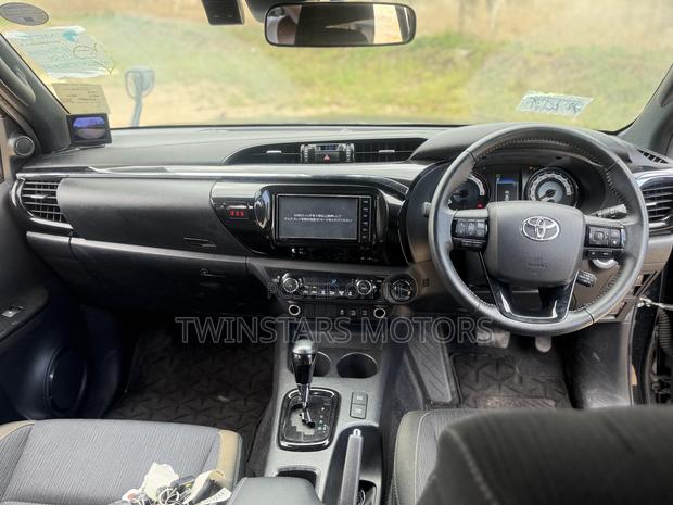 Toyota Hilux Revo Double Cab Deisel 2.4 AWD 2020 Black