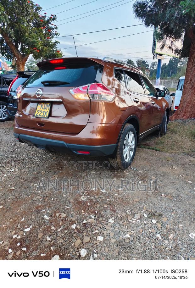 Nissan X-Trail 2.0 Petrol FWD 2016 Orange