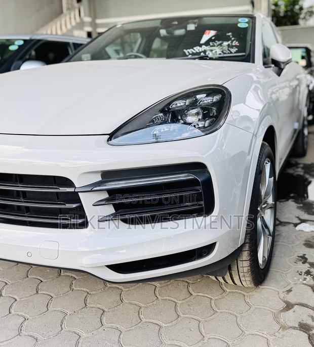 Porsche Cayenne 2021 White