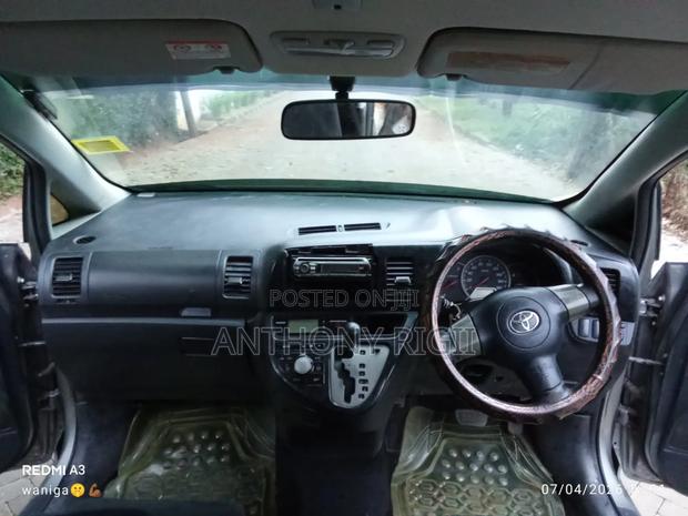 Toyota Wish 2009 Silver
