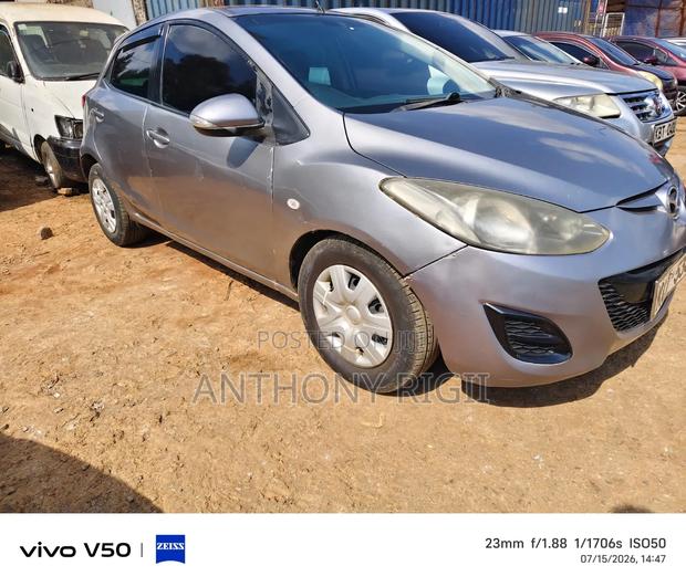 Mazda Demio 2011 Silver