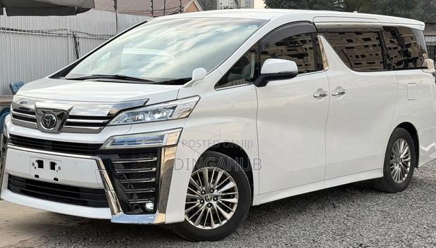 Toyota Vellfire 2019 White