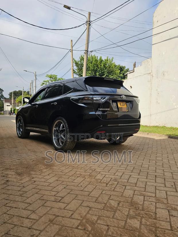 Toyota Harrier 2.0 2016 Black