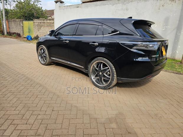 Toyota Harrier 2.0 2016 Black