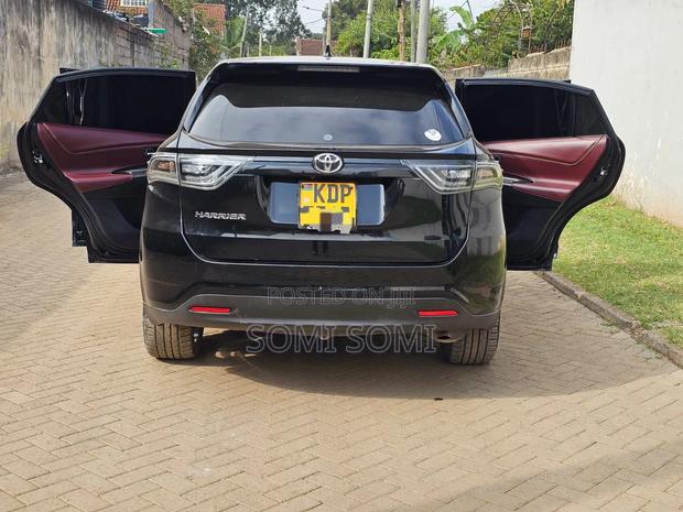 Toyota Harrier 2.0 2016 Black