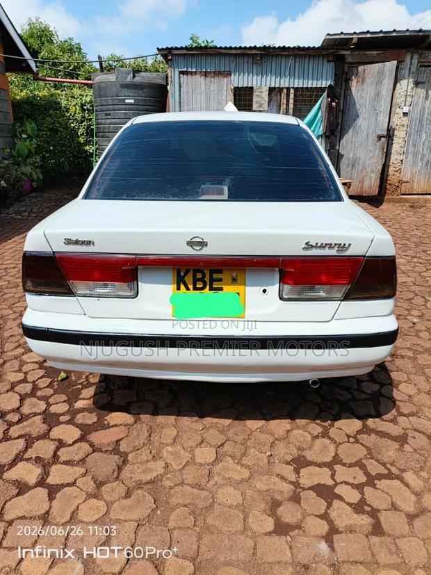 Nissan Sunny 2002 White