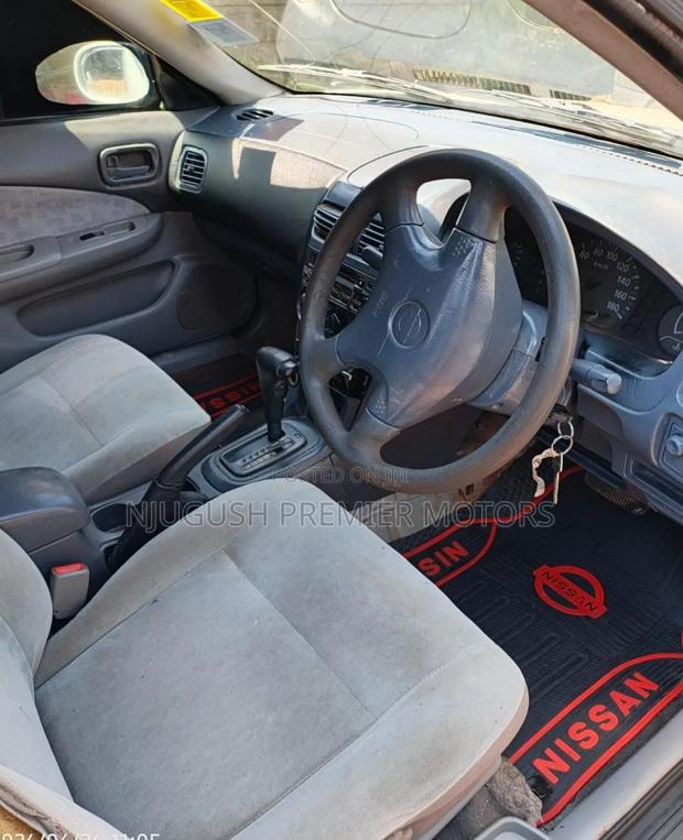 Nissan Sunny 2002 White