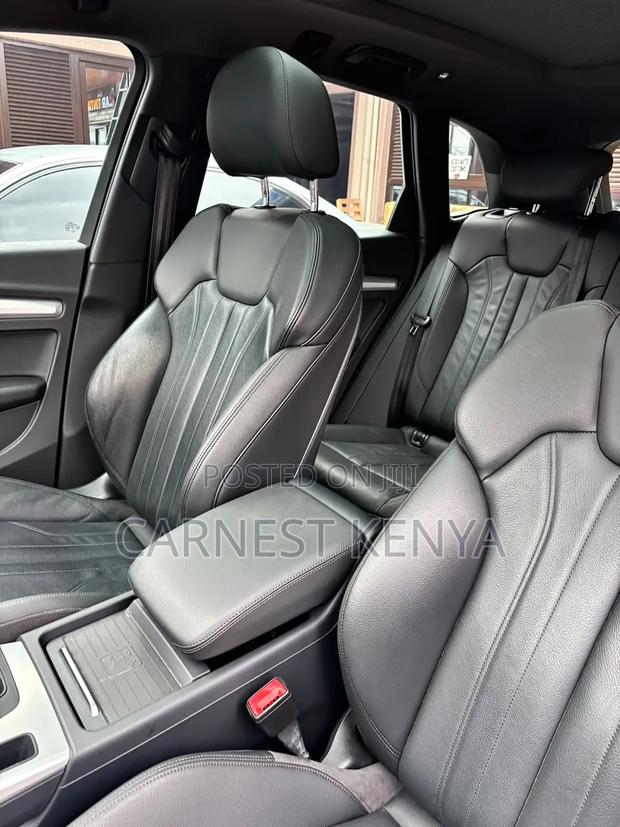 Audi Q5 2.0T Premium AWD quattro 2019 White