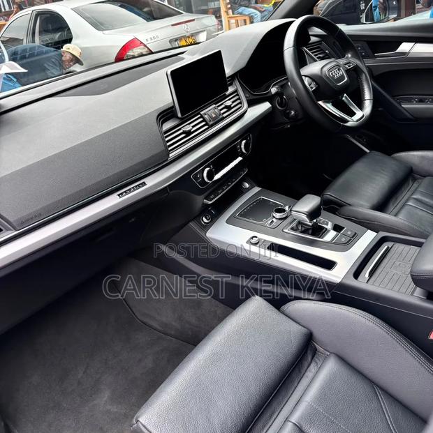 Audi Q5 2.0T Premium AWD quattro 2019 White