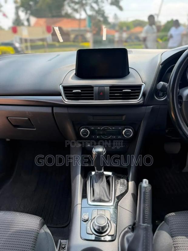 Mazda Axela 2018 Silver