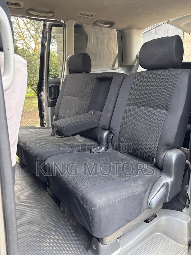 Toyota Voxy 2007 Silver