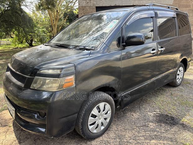 Toyota Voxy 2006 Black