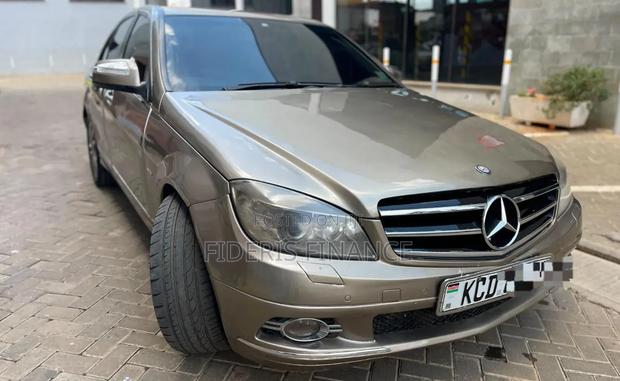 Mercedes-Benz C250 2008 Beige