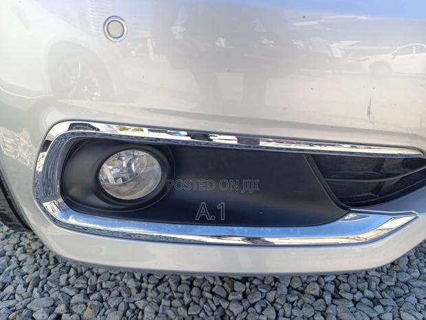 Toyota Premio 2018 Silver