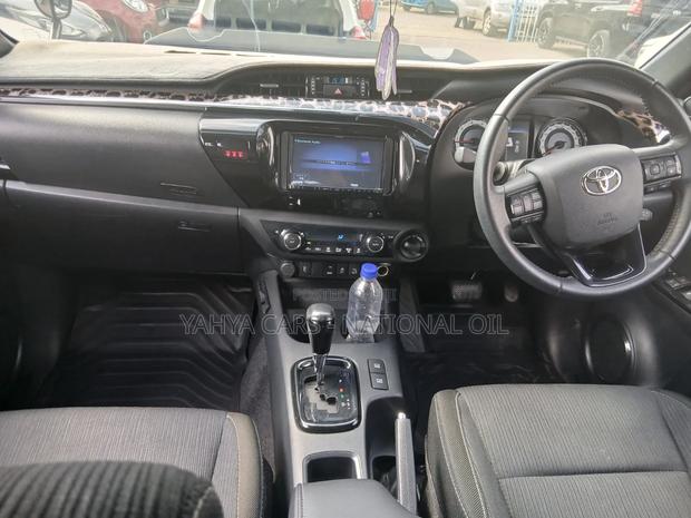 Toyota Hilux 2019 Black