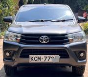 Toyota Hilux 2017 Gray for sale
