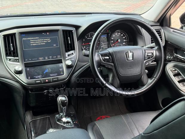 Toyota Crown Majesta 2018 Black