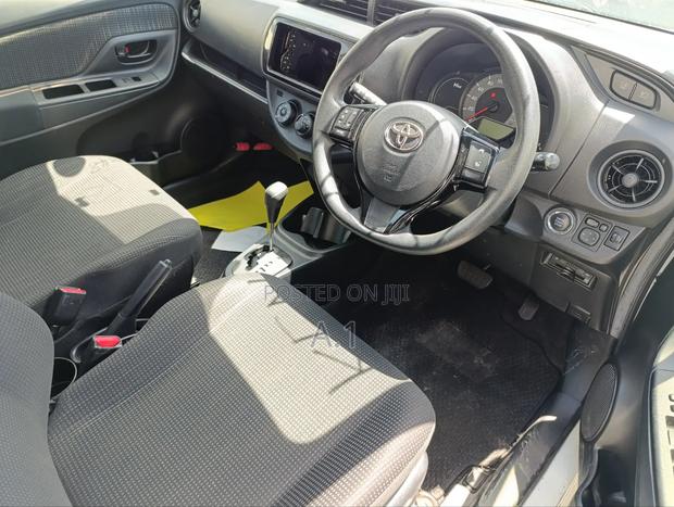 Toyota Vitz 2019 Off white