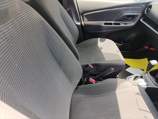 Toyota Vitz 2019 Off white