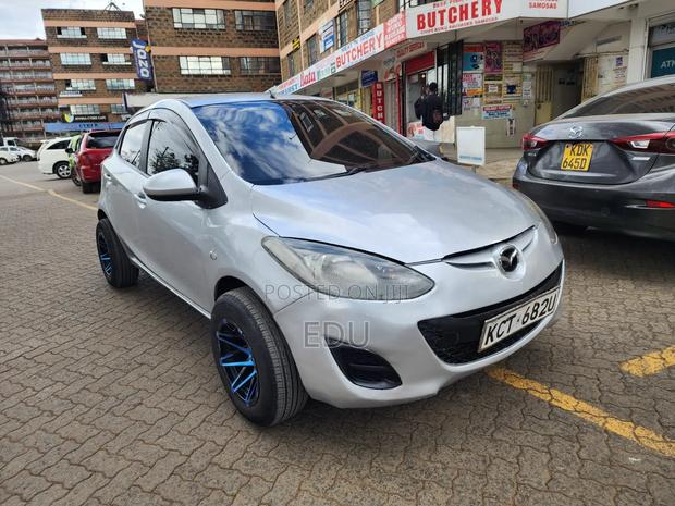 Mazda Demio 2011 Silver