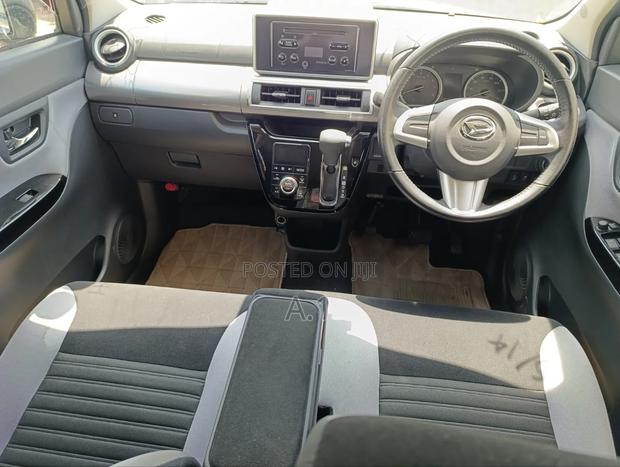 Daihatsu Cast 2019 Blue