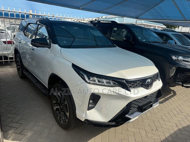 Toyota Fortuner 2021 White