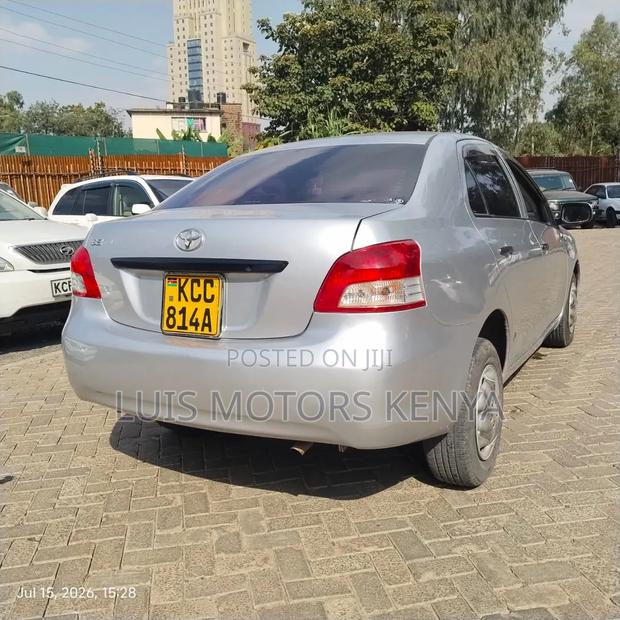 Toyota Belta 2007 Silver