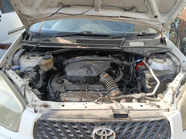 Toyota RAV4 2006 White