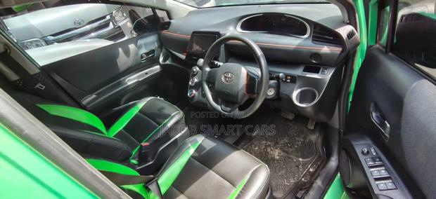 Toyota Sienta 2018 Green