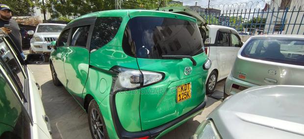 Toyota Sienta 2018 Green