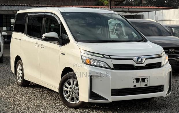 Toyota Voxy 2019 White