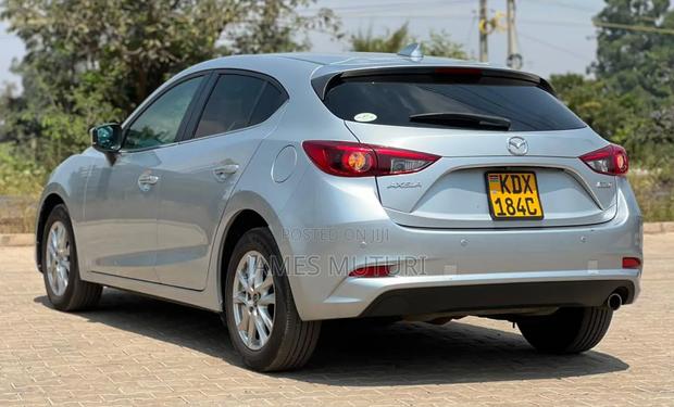 Mazda Axela 2018 Silver