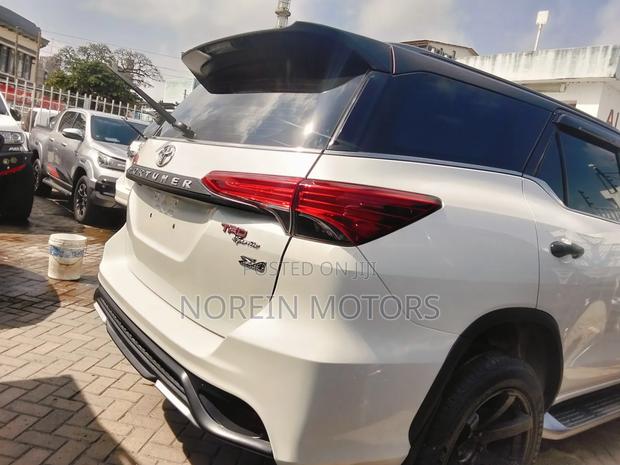 Toyota Fortuner 2023 Black