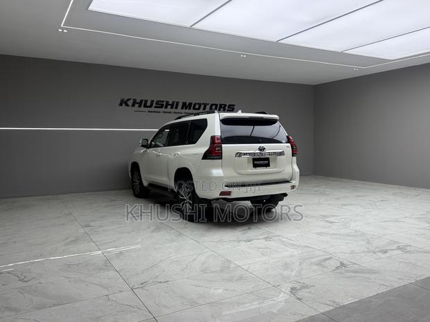 Toyota Land Cruiser Prado 2019 Pearl