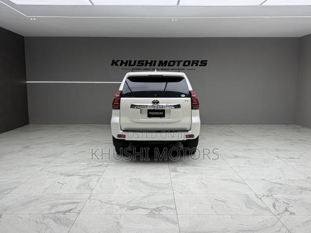 Toyota Land Cruiser Prado 2019 Pearl