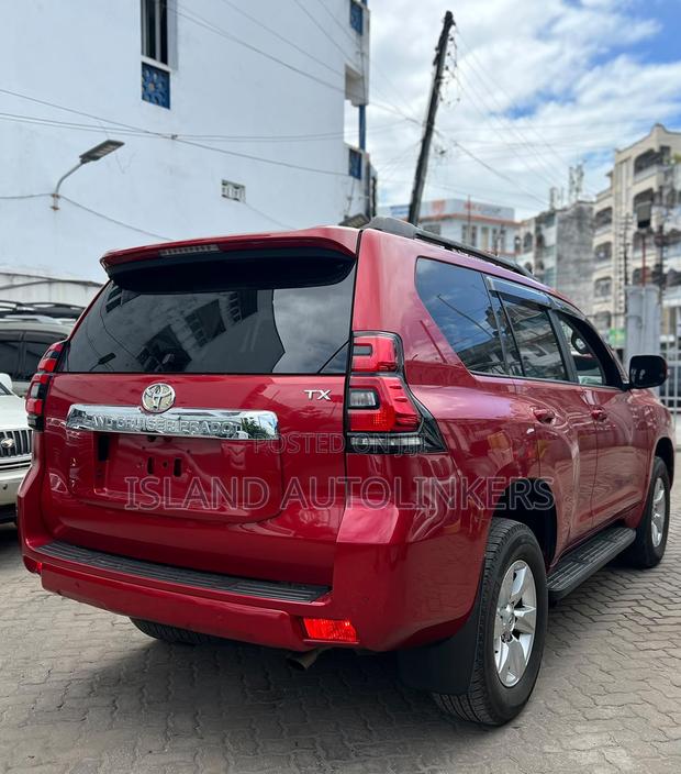 Toyota Land Cruiser Prado 2.7 2019 Red