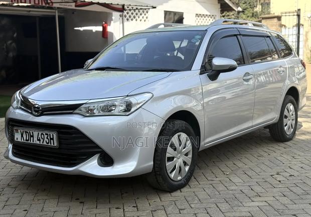 Toyota Corolla Fielder 2015 Silver