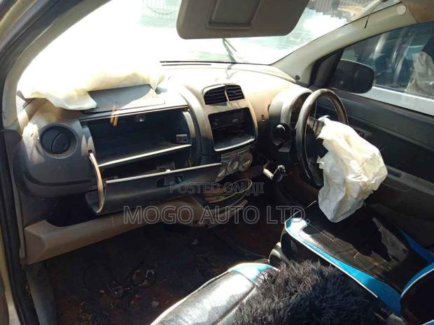 Toyota Passo 2006 Beige