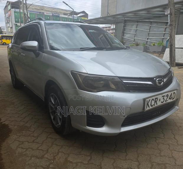 Toyota Corolla Fielder 2013 Silver