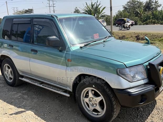 Mitsubishi Pajero 2001 Green