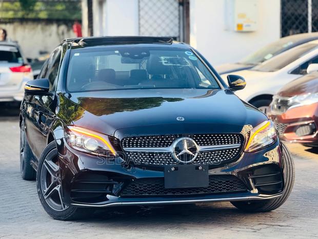 Mercedes-Benz C200 2019 Matt Black