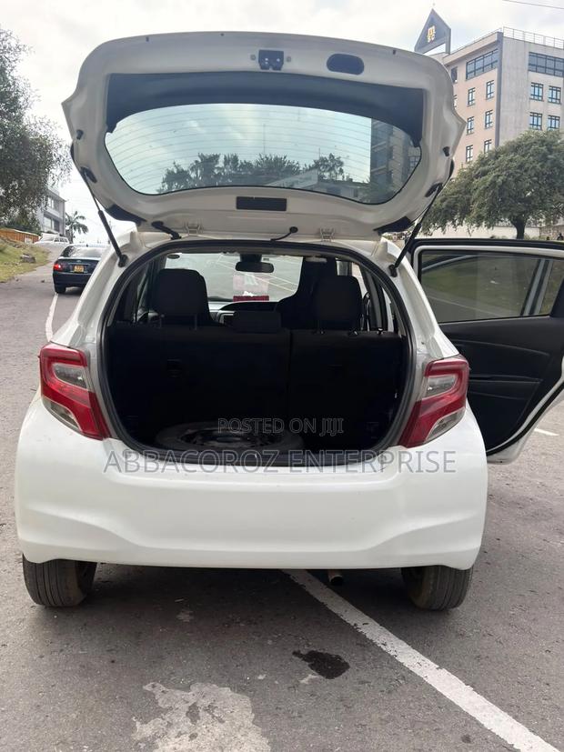 Toyota Vitz 1.3 AWD 3dr 2017 White