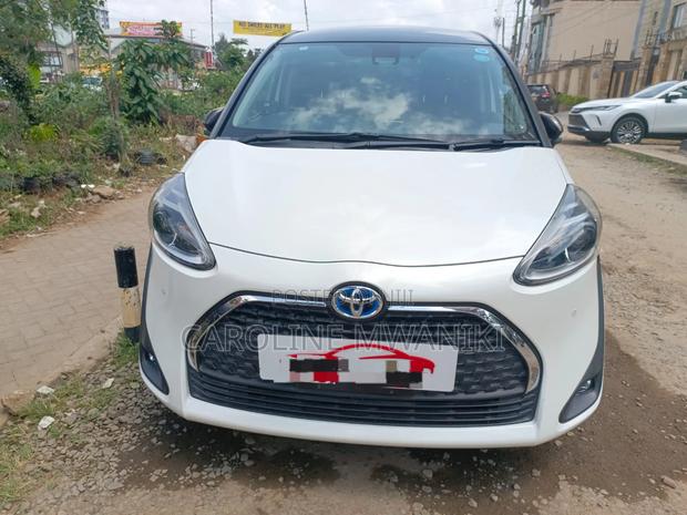 Toyota Sienta 2020 Beige