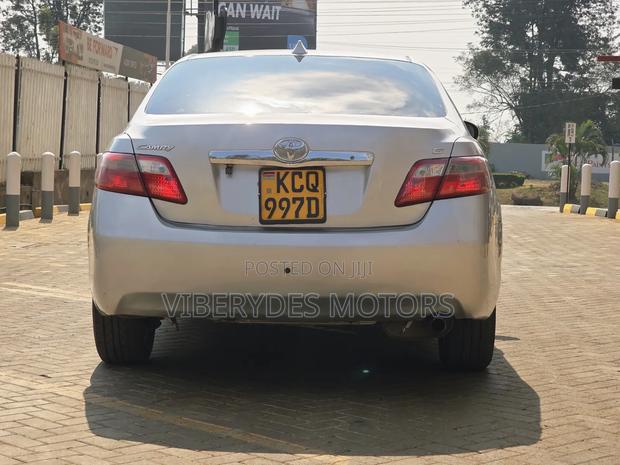 Toyota Camry 2011 Silver
