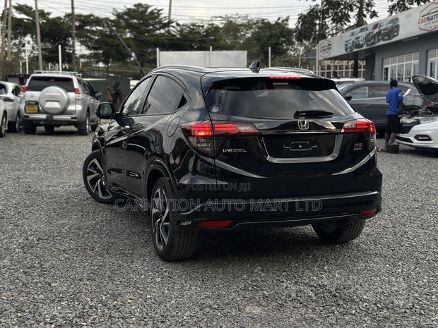 Honda Vezel 1.5 2WD 172 hp 2019 Black