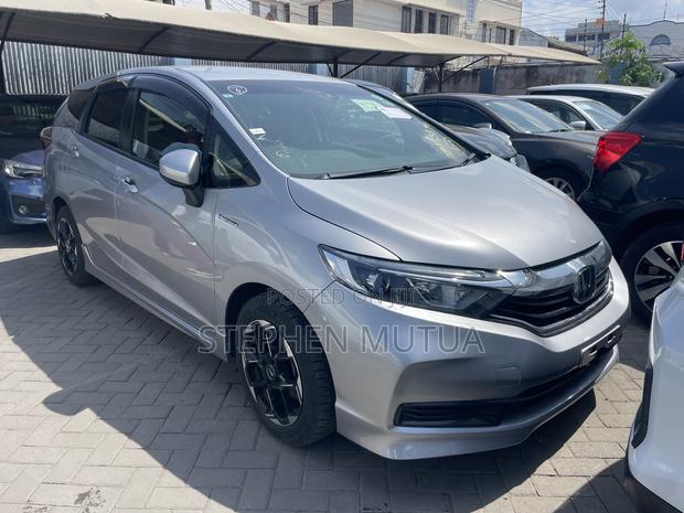 Honda Fit Shuttle 1.5 Hybrid 2WD 2019 Silver