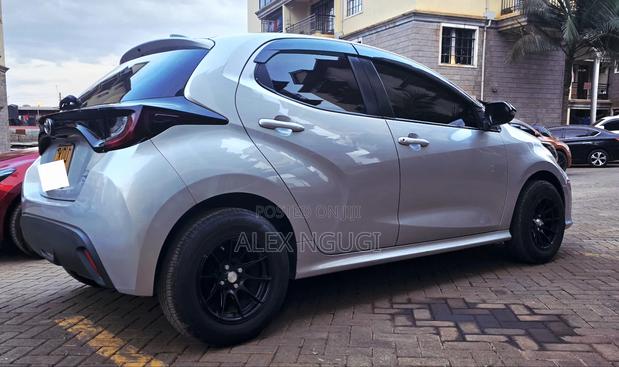 Toyota Vitz 1.0 FWD 5dr 2020 Silver