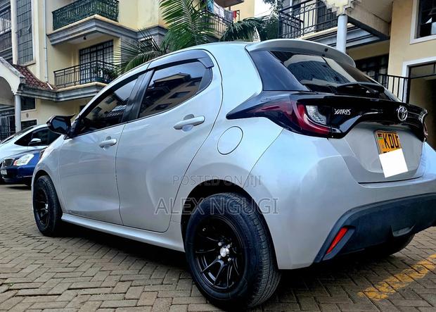 Toyota Vitz 1.0 FWD 5dr 2020 Silver
