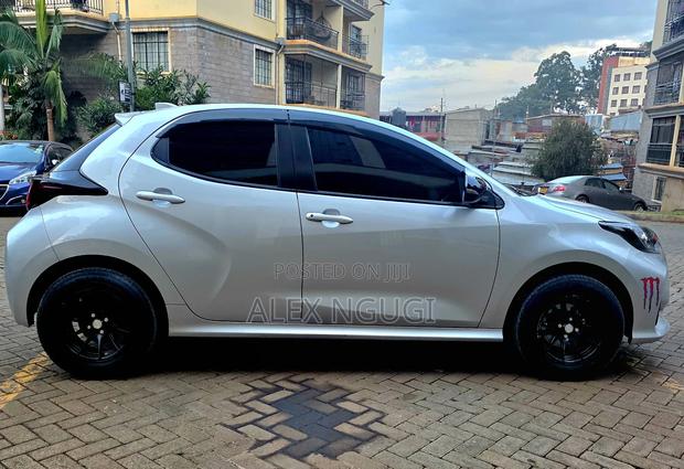 Toyota Vitz 1.0 FWD 5dr 2020 Silver
