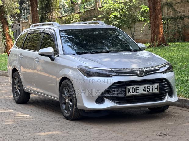 Toyota Corolla Fielder 1.5 Petrol FWD 2016 Silver